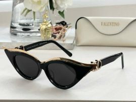 Picture of Valentino Sunglasses _SKUfw55708282fw